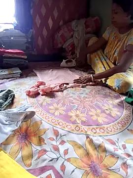 cutecouple1983 from StripChat is Freechat