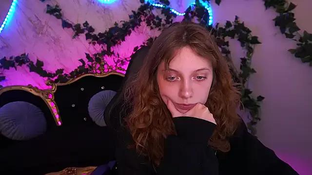 CuteeFoxy from StripChat is Freechat