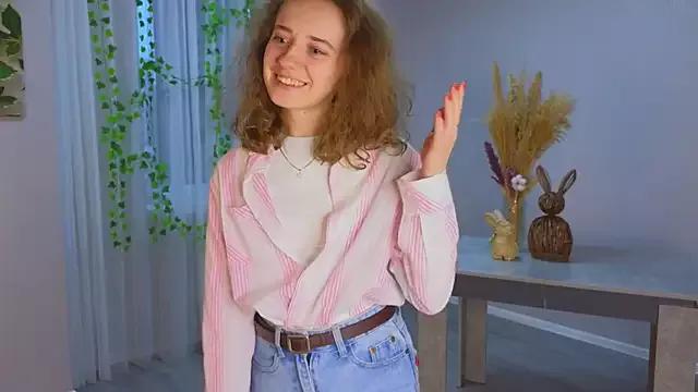 CuteLunette from StripChat is Freechat