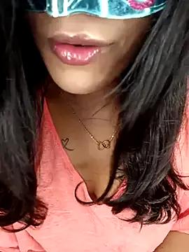 cuteniaa from StripChat is Freechat