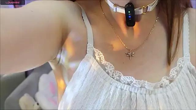 CyberAlisa from StripChat is Freechat