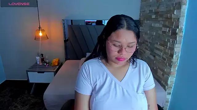 CYNTHIA_HILL1 from StripChat is Freechat