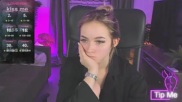 Mad beauty - checkout our excited streamers as they tease to their beloved melodies and slowly squirt for enjoyment to appease your wildest wishes.