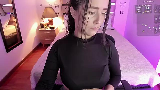 daniela_yenert from StripChat is Freechat