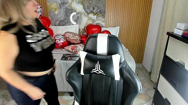 Mad beauty - checkout our excited streamers as they tease to their beloved melodies and slowly squirt for enjoyment to appease your wildest wishes.