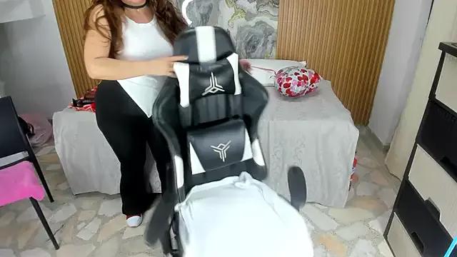 Mad beauty - checkout our excited streamers as they tease to their beloved melodies and slowly squirt for enjoyment to appease your wildest wishes.