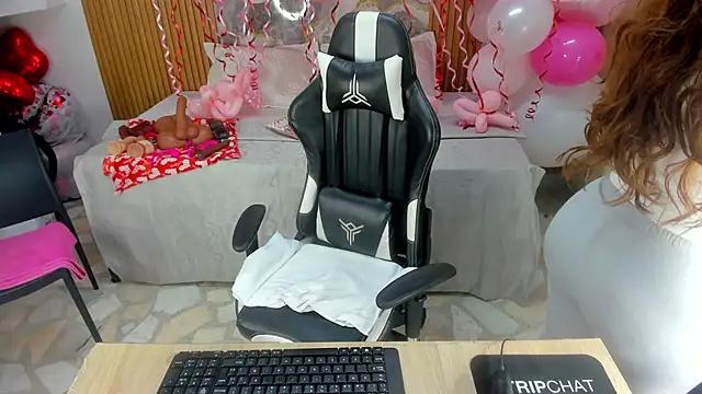 Mad beauty - checkout our excited streamers as they tease to their beloved melodies and slowly squirt for enjoyment to appease your wildest wishes.