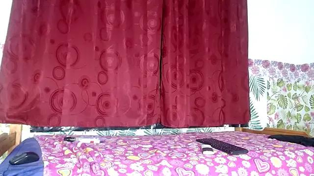 daphne18sweetness from StripChat is Freechat
