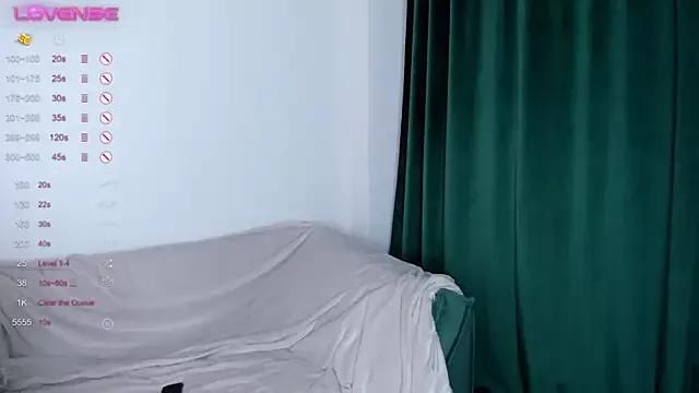 Mad beauty - checkout our excited streamers as they tease to their beloved melodies and slowly squirt for enjoyment to appease your wildest wishes.