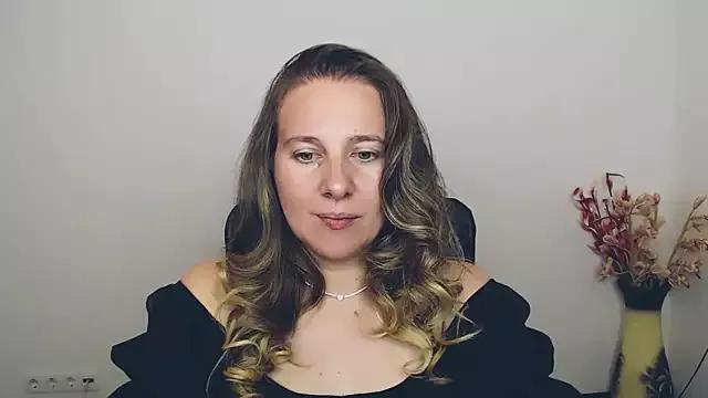Darklure_ from StripChat is Freechat