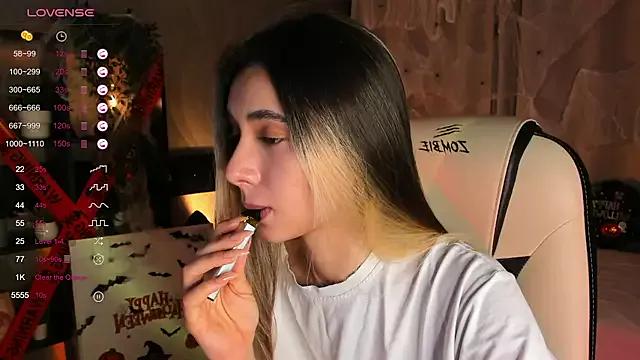 DarlaLike from StripChat is Freechat