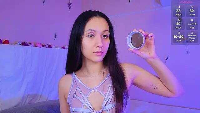 DarlineHallett from StripChat is Freechat