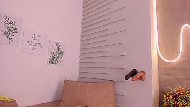 Mad beauty - checkout our excited streamers as they tease to their beloved melodies and slowly squirt for enjoyment to appease your wildest wishes.