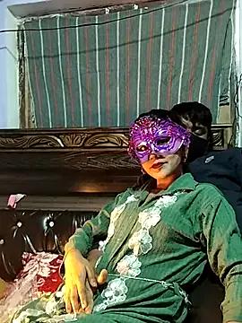 Desi_muslimcouple from StripChat is Freechat