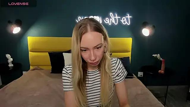 Photos of Diana_Garrett from StripChat is Freechat