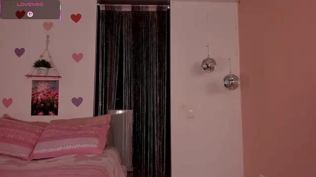 Mad beauty - checkout our excited streamers as they tease to their beloved melodies and slowly squirt for enjoyment to appease your wildest wishes.