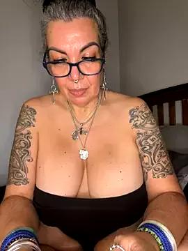 Photos of dieseldame1313 from StripChat is Freechat