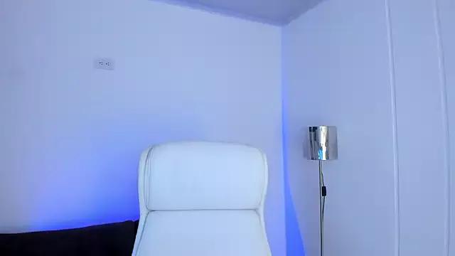 dominique21_ from StripChat is Freechat