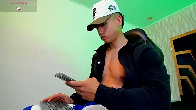 Draven_Marceaux from StripChat is Freechat