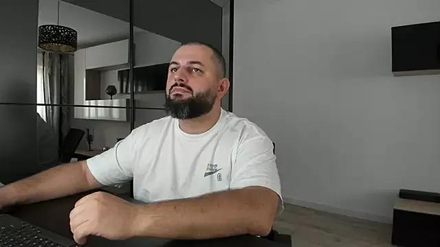 DravenPeak from StripChat is Freechat