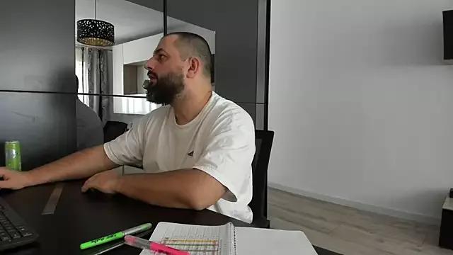 DravenPeak from StripChat is Freechat