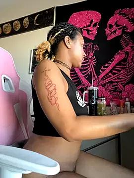 Mad beauty - checkout our excited streamers as they tease to their beloved melodies and slowly squirt for enjoyment to appease your wildest wishes.