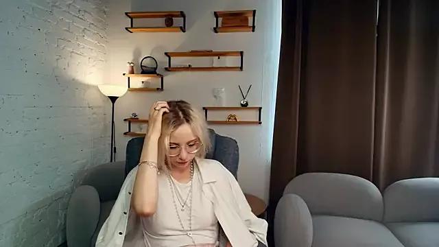 Mad beauty - checkout our excited streamers as they tease to their beloved melodies and slowly squirt for enjoyment to appease your wildest wishes.