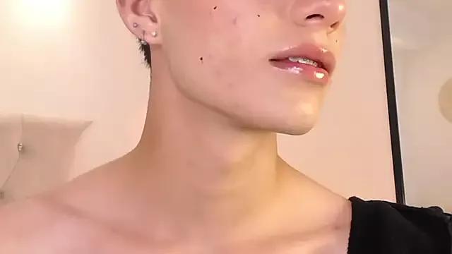 Dulcey_ from StripChat is Freechat
