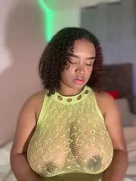 Dyan_adams from StripChat is Freechat