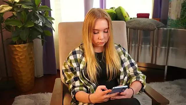 EasterAlgood from StripChat is Freechat
