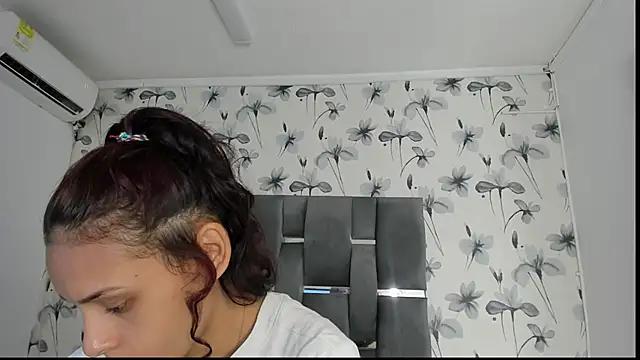 Ehotloveaxxx from StripChat is Freechat