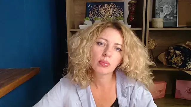 elegance_lady from StripChat is Freechat
