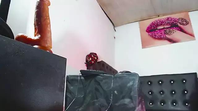 Eliannis_sexy_party from StripChat is Freechat