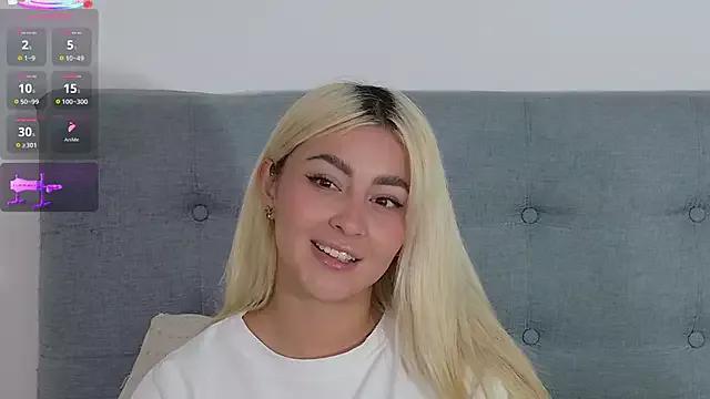 Elina_Hills from StripChat is Freechat