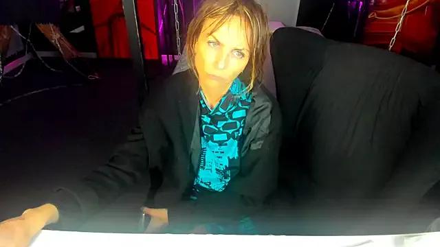 Elizabe_th from StripChat is Freechat