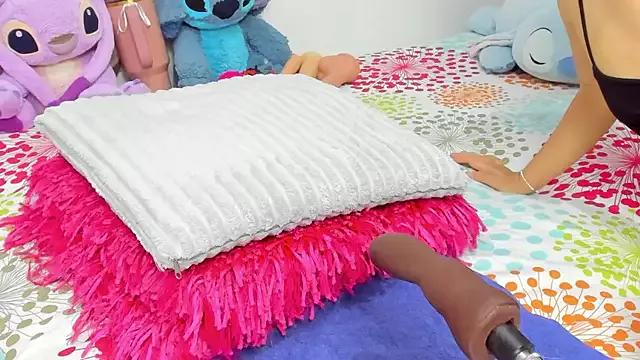 Mad beauty - checkout our excited streamers as they tease to their beloved melodies and slowly squirt for enjoyment to appease your wildest wishes.