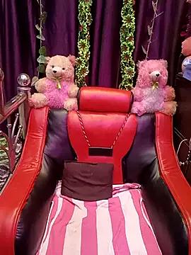 Mad beauty - checkout our excited streamers as they tease to their beloved melodies and slowly squirt for enjoyment to appease your wildest wishes.