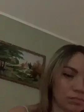 Ella_Pearlie from StripChat is Freechat