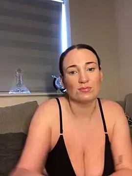 Ellie_lush_curves from StripChat is Freechat