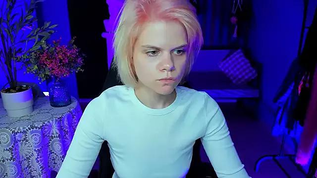 Mad beauty - checkout our excited streamers as they tease to their beloved melodies and slowly squirt for enjoyment to appease your wildest wishes.