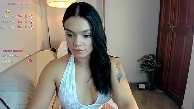 emaluna_ from StripChat is Freechat