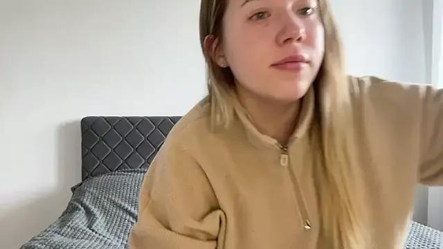 Embersweetbunny from StripChat
