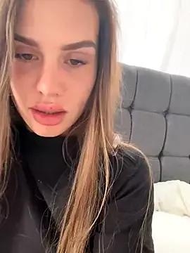 Photos of EmiliaCatalina from StripChat is Freechat