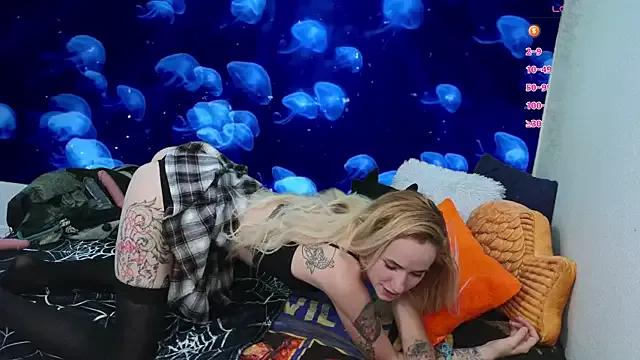Mad beauty - checkout our excited streamers as they tease to their beloved melodies and slowly squirt for enjoyment to appease your wildest wishes.