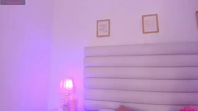Emily__stone_ from StripChat is Freechat