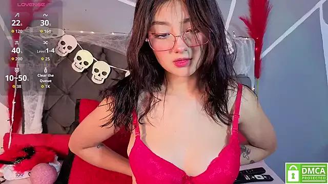 Emily_Caprile from StripChat is Freechat