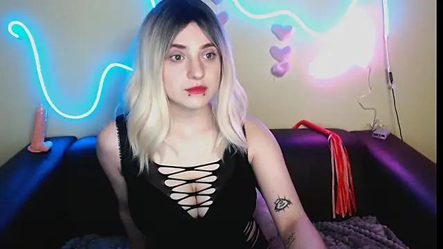 Mad beauty - checkout our excited streamers as they tease to their beloved melodies and slowly squirt for enjoyment to appease your wildest wishes.