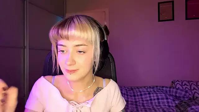 Mad beauty - checkout our excited streamers as they tease to their beloved melodies and slowly squirt for enjoyment to appease your wildest wishes.