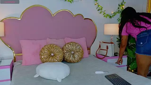 EmmaCrush from StripChat is Freechat