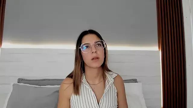 Emmy_Meadows from StripChat is Freechat